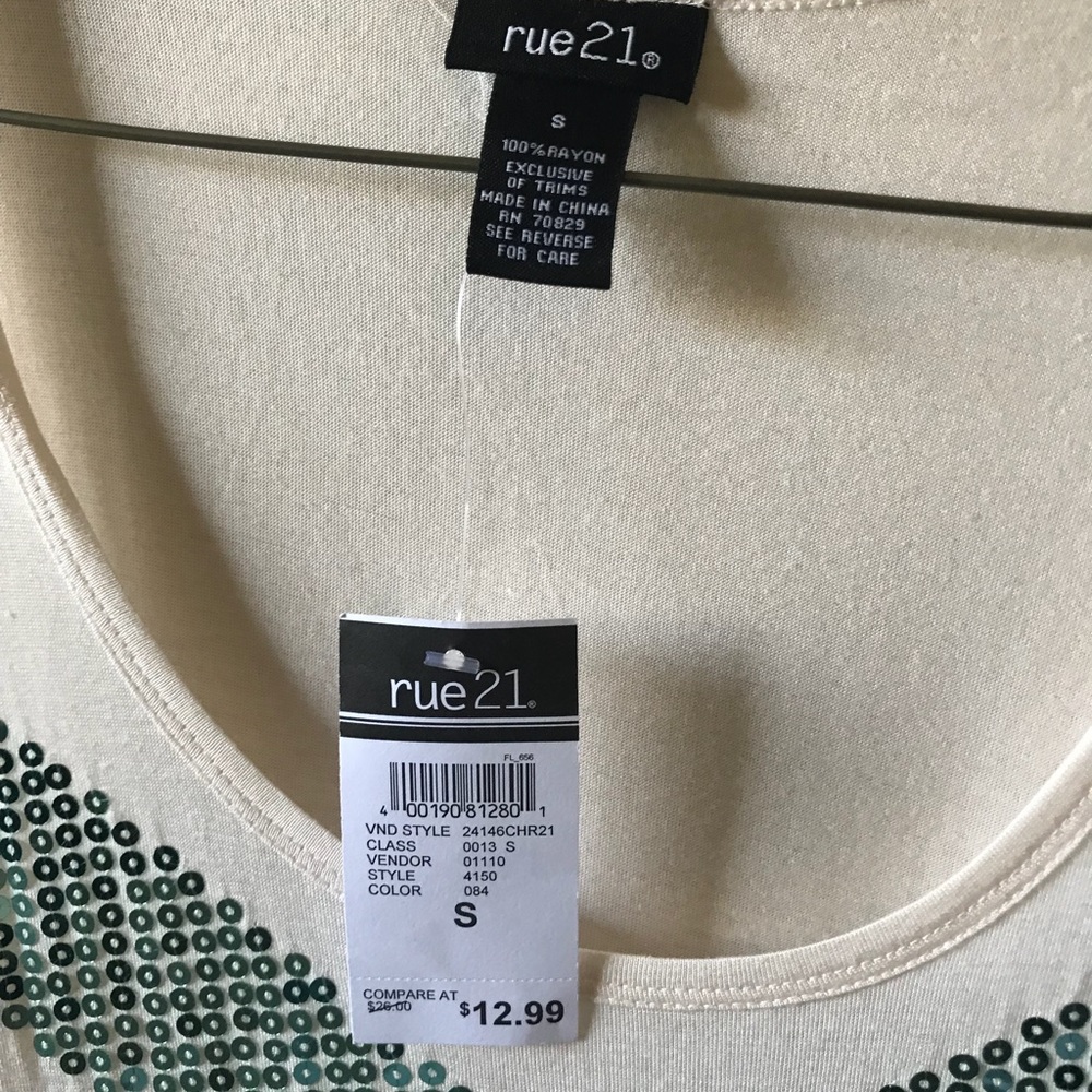 NWT RUE21 Sequence top - Picture 2 of 2